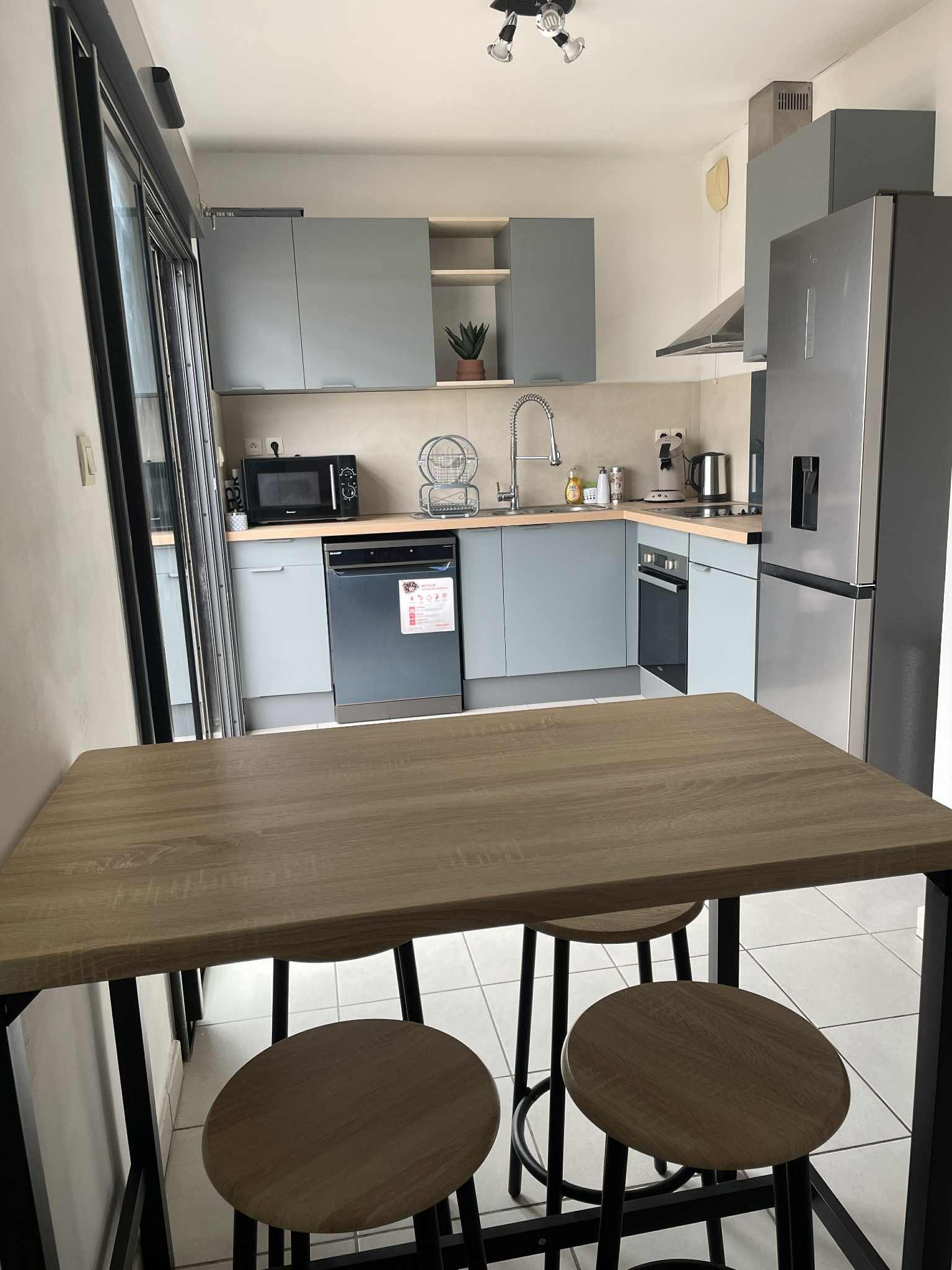 99633d64-03dd-4adb-afb0-b742076489b2